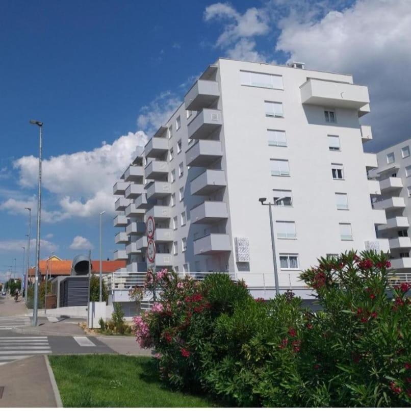 Cozy Niko Apartment - Private Parking And Balcony Zadar Exteriör bild